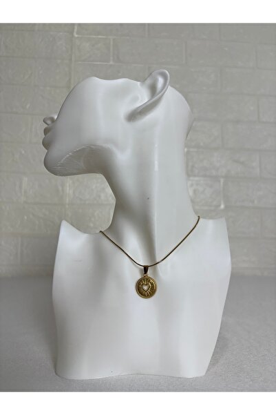 Butik قلادة نسائية ذهبية اللون بتفاصيل على شكل قلب - أنيقة وراقية