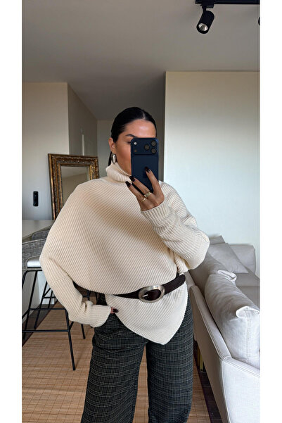 Lamierra Асиметричний светр з великим коміром