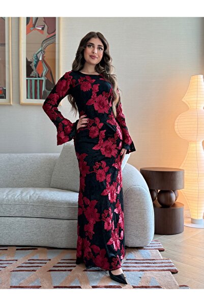 1227024 Rose velvet dress