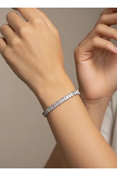 BİJU YILMAZ سوار ممر مائي من الفولاذ الفضي مع حجر الباجيت - 26slb12