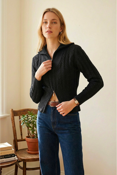 SAYZEN Women's Crop Sweater with Zipper Detail