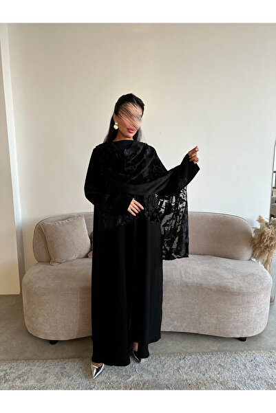 outline Black abaya with a floral velvet overlay and a removable shawl - Abay...