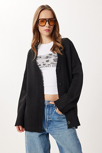 Hiccup Oversized Cardigan with V-Neck and Buttons – ISTANBUL