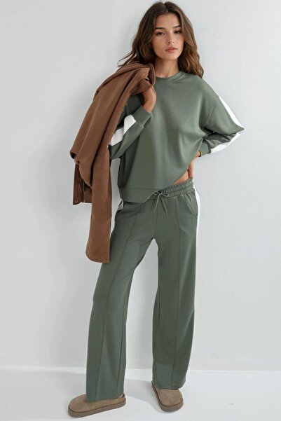 Hiccup Set de hanorac și pantaloni cu atingere modal, croială regular – Colec...