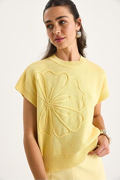 Hiccup Bianco Lucci three-dimensional floral embroidery lightweight vest