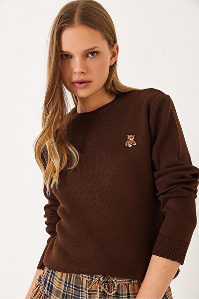 Hiccup Simple sweater with Teddy Bianco Lucci embroidery