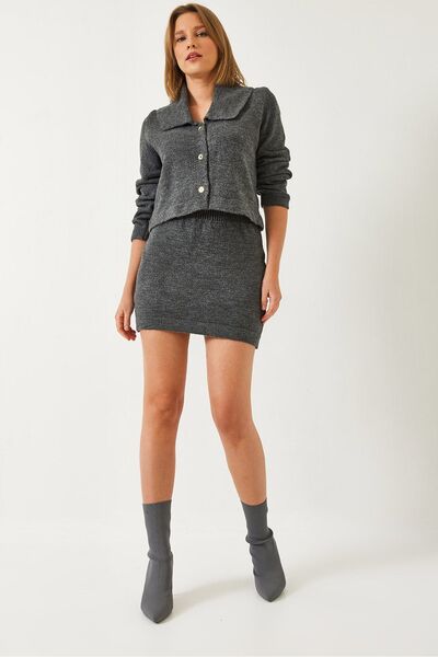 Hiccup Bianco Lucci three-button knitted set with skirt