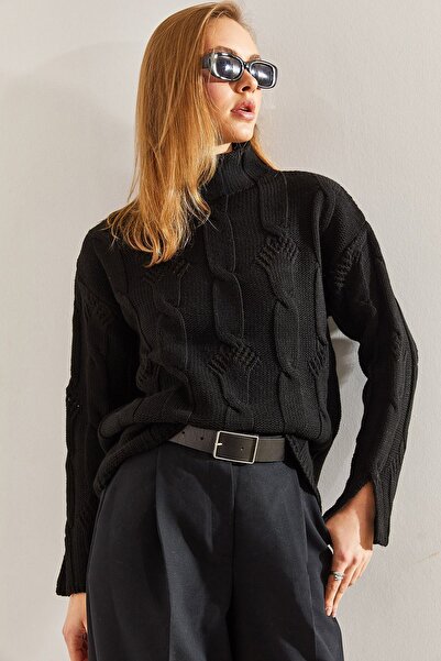 Hiccup Bianco Lucci high-neck and half-length knitted sweater