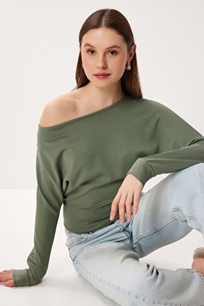 Hiccup ISTANBUL blouse with asymmetric collar, loose fit