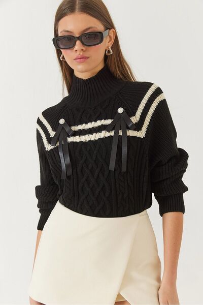 Hiccup Pulover Bianco Lucci cu guler cu mărgele și fundă