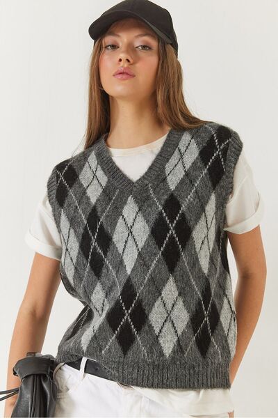 Hiccup Bianco Lucci brushed knit vest with Baclava pattern