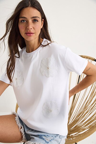 Hiccup Tricou LUCCI cu guler rotund și mânecă scurtă și accesoriu floral