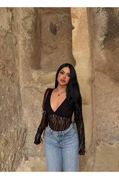 kırmızı butiks Siyah İçi Astarlı Güpürlü Bodysuit