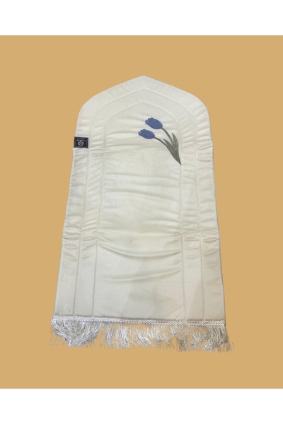 SH Chinese prayer rug, sponge, embroidered rose