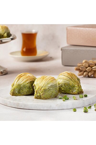 ŞEF BAKLAVA Midye Baklava 500 gr paket ( 12- 13 adet )