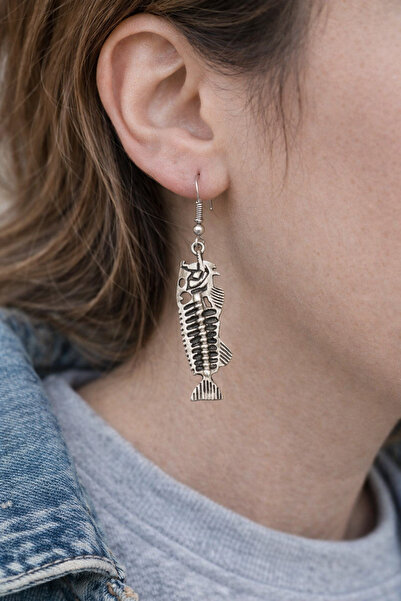 HER ŞEY NOTA www.herseynota.com فيشبون سبيريت - أقراط متدلية فضية اللون للجنس...