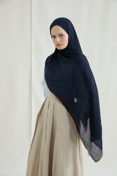 cs camellia scarf Șal de muselină cu bordură - Albastru închis