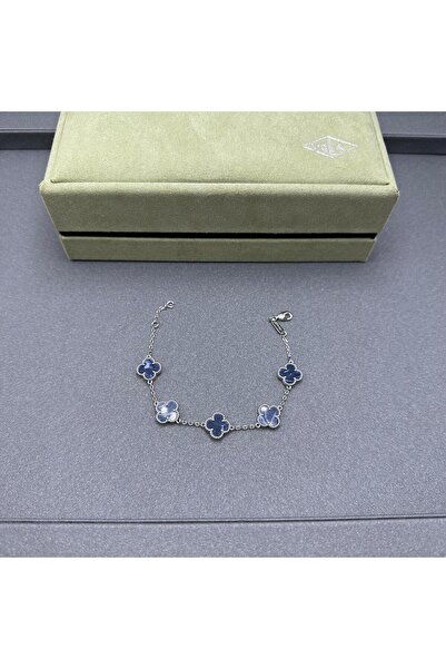 Treasures سوار فان كليف أند آربلز هو سوار فينتاج ألامبرا.