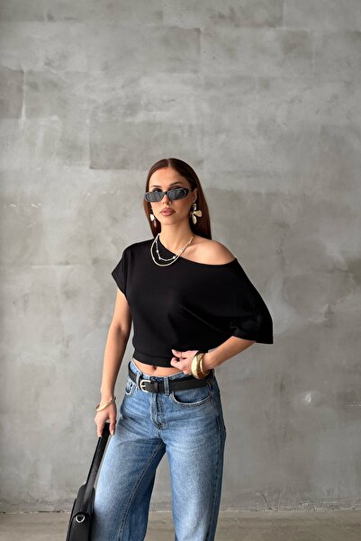 LE CARAMBOLE Women's Black Boat Neck Short Sleeve Blouse