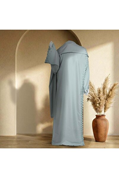 Melen Prayer robe with embroidered placket - Noor - Light Green