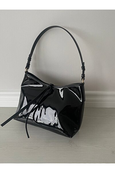 na nura collection Μαύρη γυναικεία τσάντα χειρός και ώμου από λουστρίνι