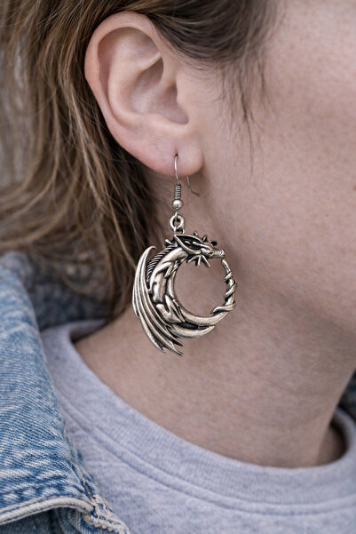 HER ŞEY NOTA www.herseynota.com إيترنال دريك - أقراط متدلية فضية اللون للجنسي...