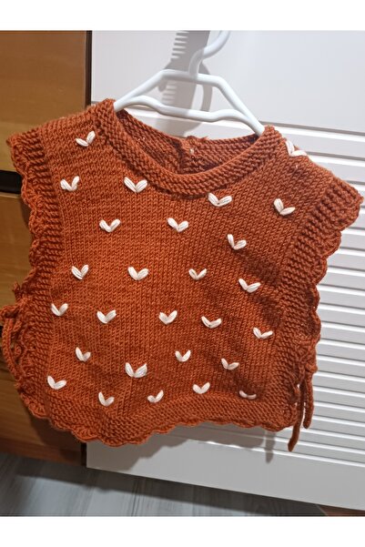Ebi El örgüsü kalpli yandan bağlamalı bebek süveter
