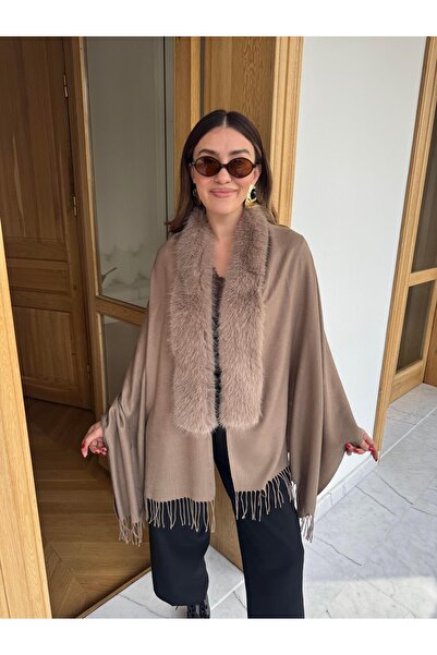 Tina İstanbul Șal țesut brodat cu blană de nurcă