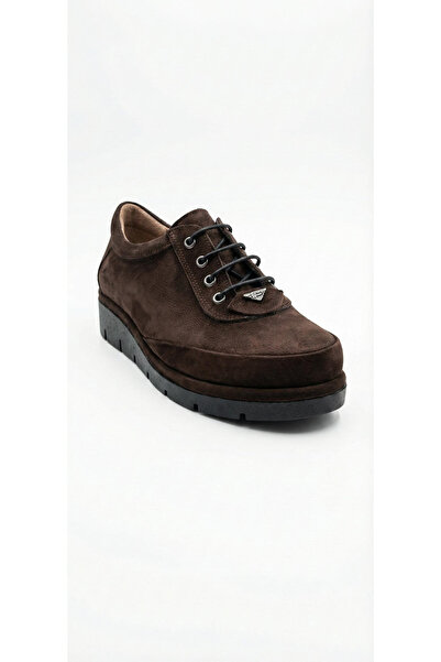 Ustalar Ayakkabı Çanta حذاء نسائي من الجلد الأصلي المدبوغ باللون البني 074.823