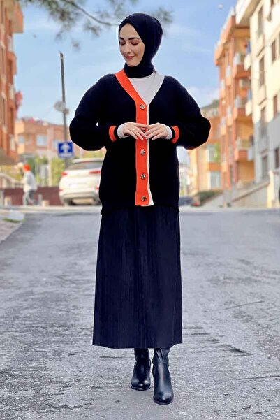 İbrahim Burak Etiler Collection سترة تريكو مخططة على الموضة