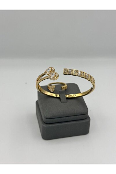 Treasures A jewelry set consisting of a bracelet and a ring