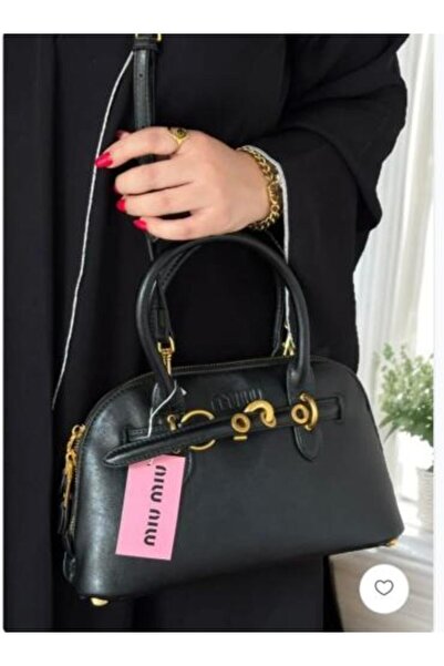 Generic Shoulder bag with accessories