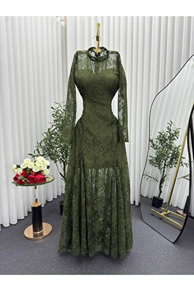 Latin2024 A delicate lace dress with sparkling crystals in five colors