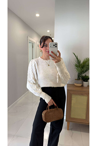 BİRCANÇİL Botem Ecru Knitted Sweater with Sleeve Detail
