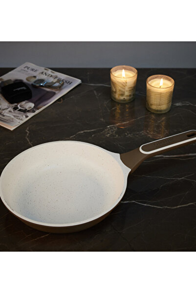 Otantik مقلاة غير لاصقة بمقبض - 26 سم