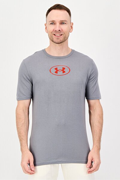Under Armour Men Loose Fit Short Sleeve Outdoor T-Shirt, Grey