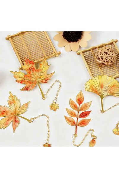 shika 1Pc Vintage Autumn Leaves Hollowed Out Bronze Metal Bookmark Teacher Writer Friend Gift