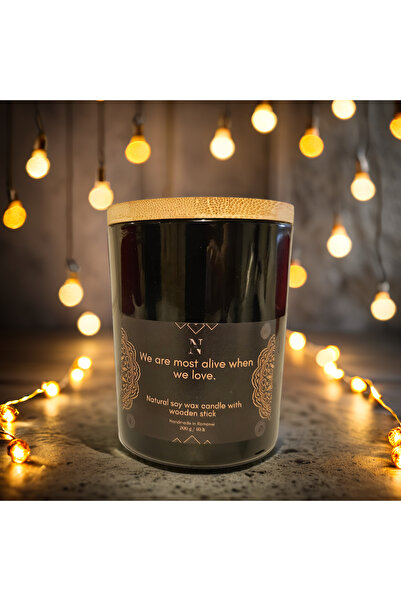 Nixy Lumânare parfumata din ceară de soia cu mesaj, We are most alive when we...