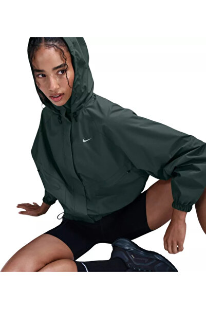 Nike Storm-Fit Swift Kadın su geçirmez oversize Koşu Ceketi
