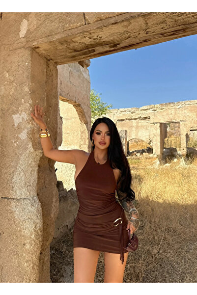 kırmızı butiks Καφέ φόρεμα με πόρπες και κορδόνι περίσφιξης