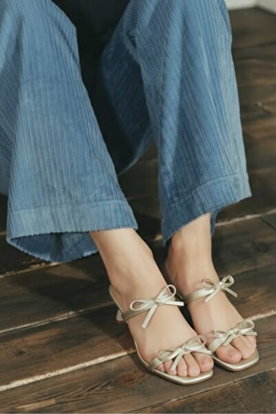 VARENZA WOMAN SHOES Σατέν γυναικείες παντόφλες και σανδάλια με διπλή κορδέλα ...