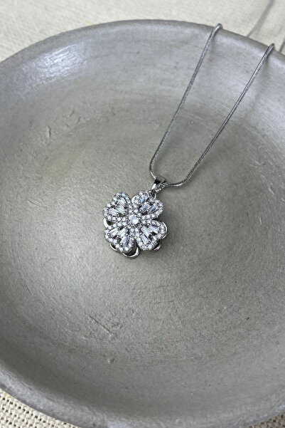 Brethils Stress Necklace Rotating Clover with Zircon Stone, Does Not Tarnish,...