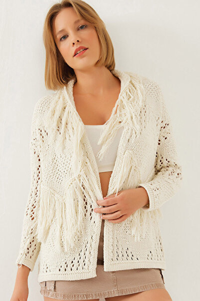 MissKybele V Yakalı Uzun Düşük Omuzlu Kol Püskül Detaylı Ajur Delikli Rahat K...