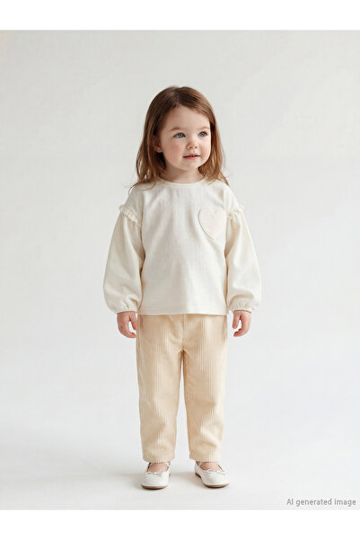LC Waikiki مجموعة ميرال تي شيرت وبنطلون للفتيات الصغيرات باللون البيج