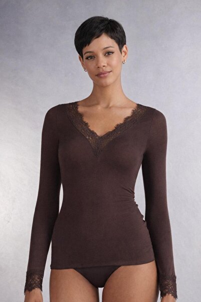 Avakado Μπλούζα από μοντάλ κασμίρ με δαντέλα και λεπτομέρειες, εξαιρετικά ελα...