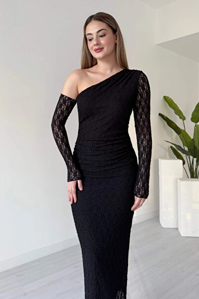 MARTYZ One-Shoulder Lace Long Dress with Slit at the Back