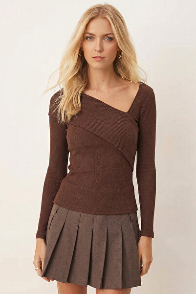 armonika Women's Coffee Asymmetrical Collar Long Sleeve Blouse Arm-26K001092
