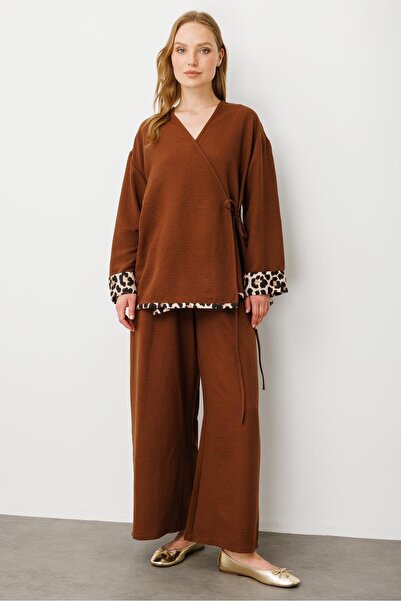 Micca Kimono Kapama Leopar Detaylı Pantalon Kombinli Takım-Kahve