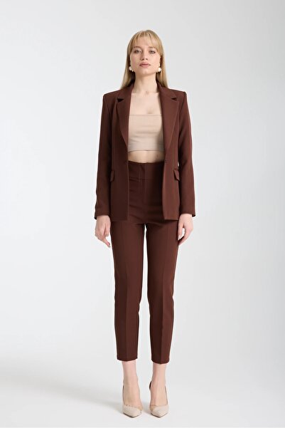 Swass Pantaloni maro cu talie înaltă