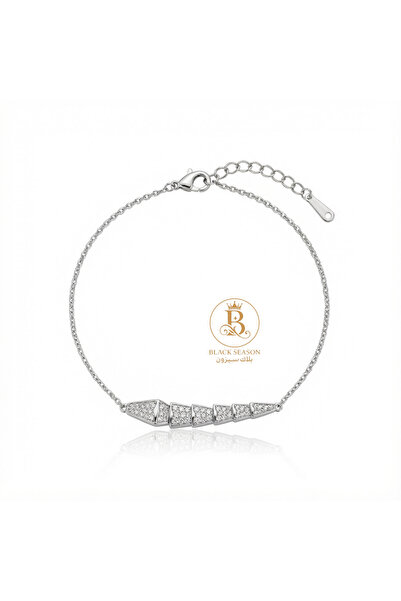 Black Season A delicate, flowing bracelet made of zircon.